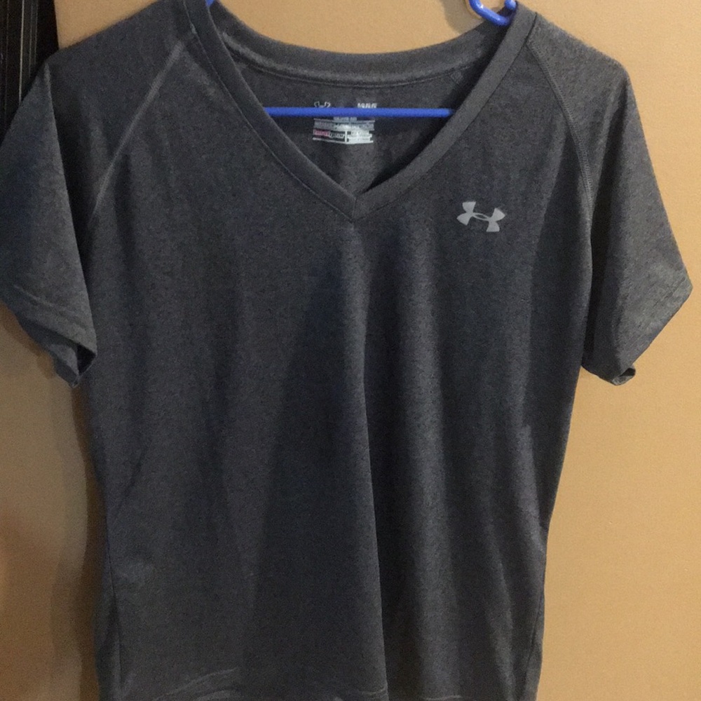 Women’s under armour shirt